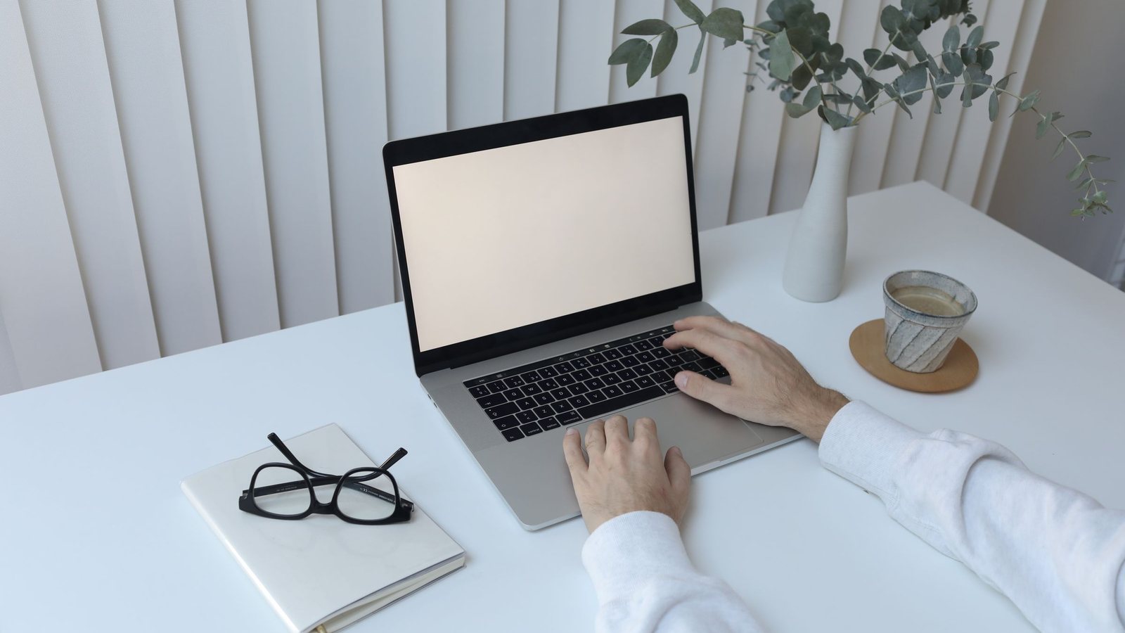 AI Office có thay thế được trợ lý hành chính không?