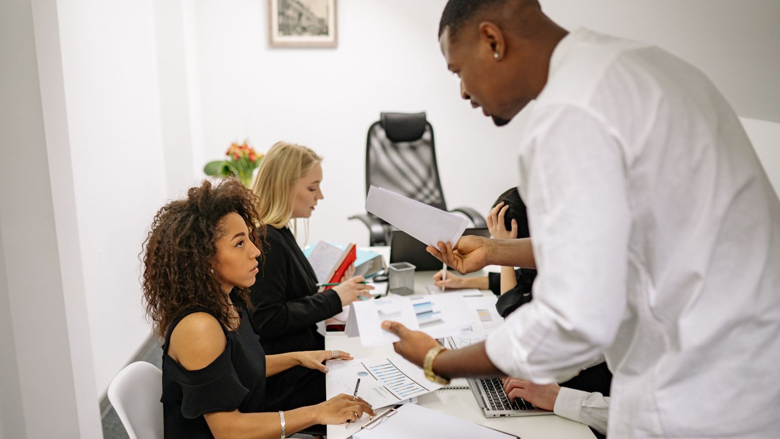 Bóc tách chi phí thực khi dùng AI Office: Đừng chỉ nhìn giá license