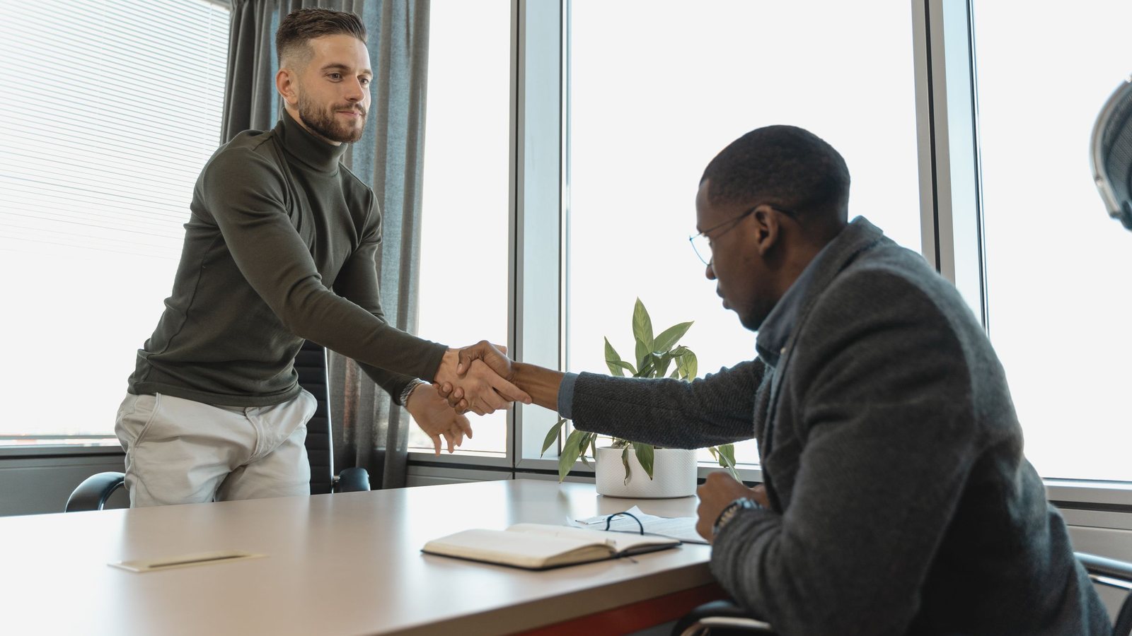 Ngừng tin rằng AI Office tự làm tuyển dụng: Góc nhìn thực chiến