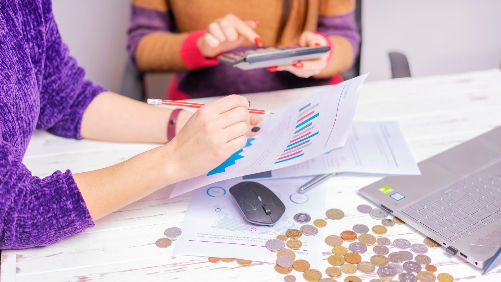 Phân tích bảng tính bằng AI: tìm xu hướng, số lạ khi chưa có đội data